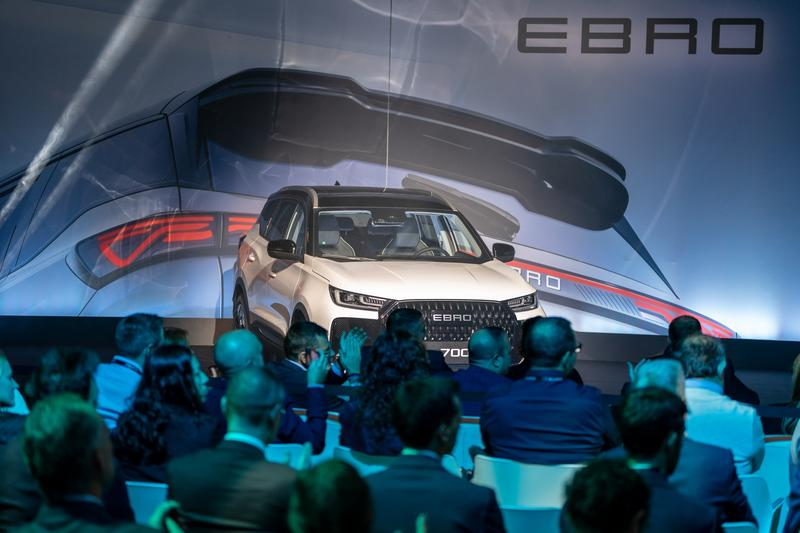 奇瑞西班牙合资工厂启动首款车型生产。图源：新华社