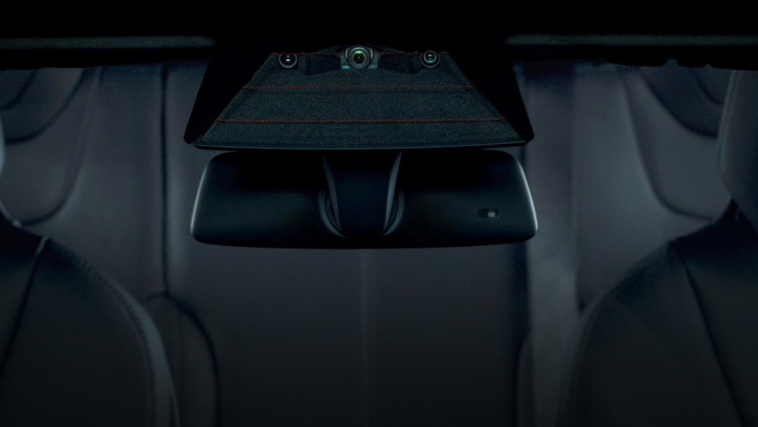 特斯拉前视摄像头，用于支持 Autopilot 自动辅助驾驶和完全自动驾驶能力。图源：特斯拉官网