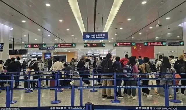 我把闲置房子给亲妹住，带娃回去过年，她竟收我300一晚房租
