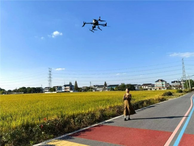 海潮村无人机试飞    