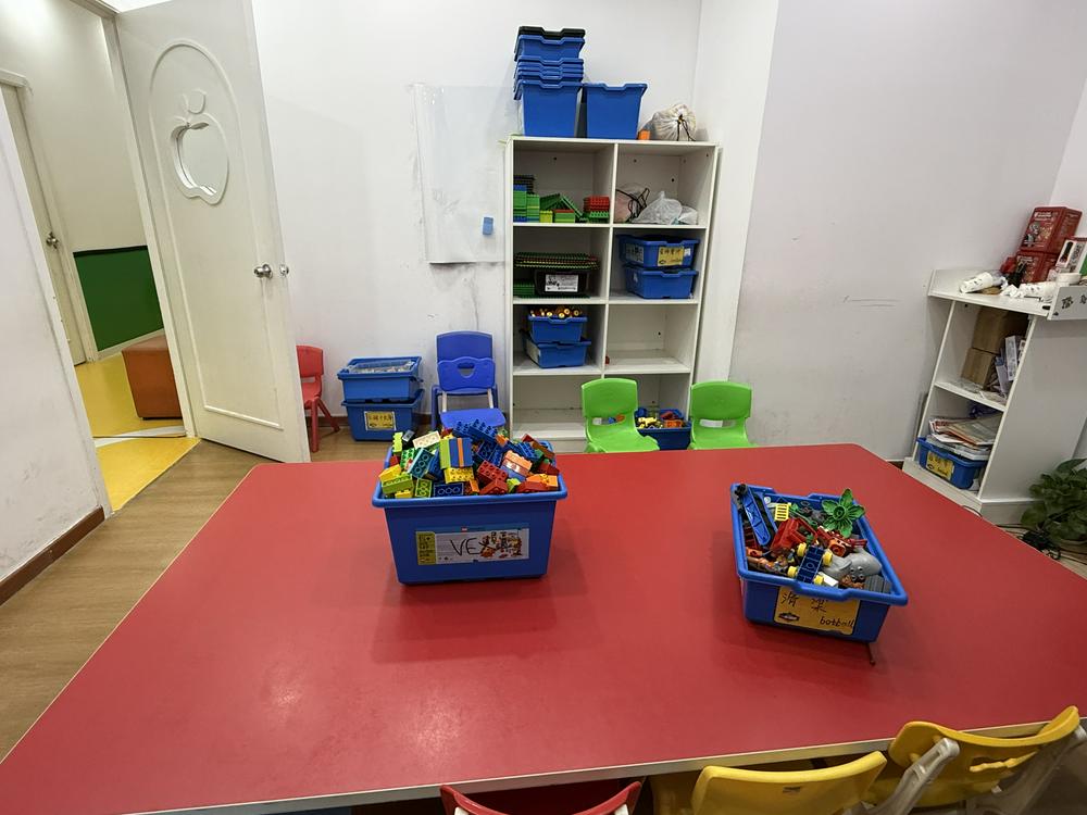 （童程童美乐高教室内部财联社记者摄）