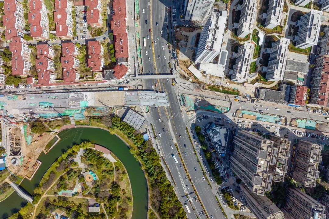2024年3月20日，安徽省合肥市庐阳区肥西路上跨北一环道路工程航拍。图源：东方IC