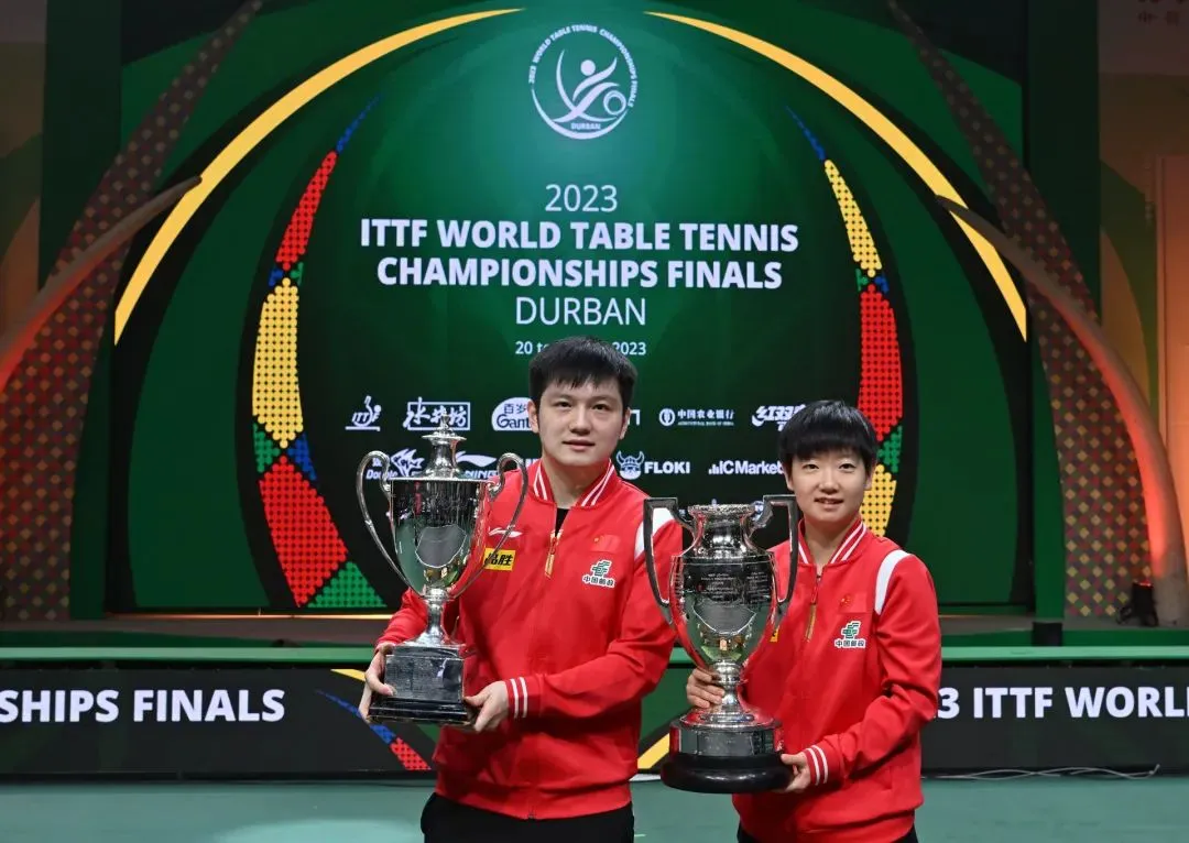 樊振东和孙颖莎在德班世乒赛中登顶  图源：新华社