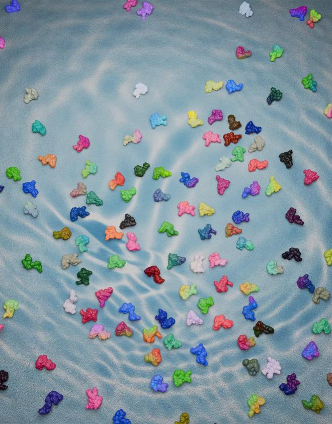 图丨直接观察溶液中的 RNA 分子，不同的颜色和形状表示具有相同主序列的 RNA 分子的异质性构象（来源：资料图）