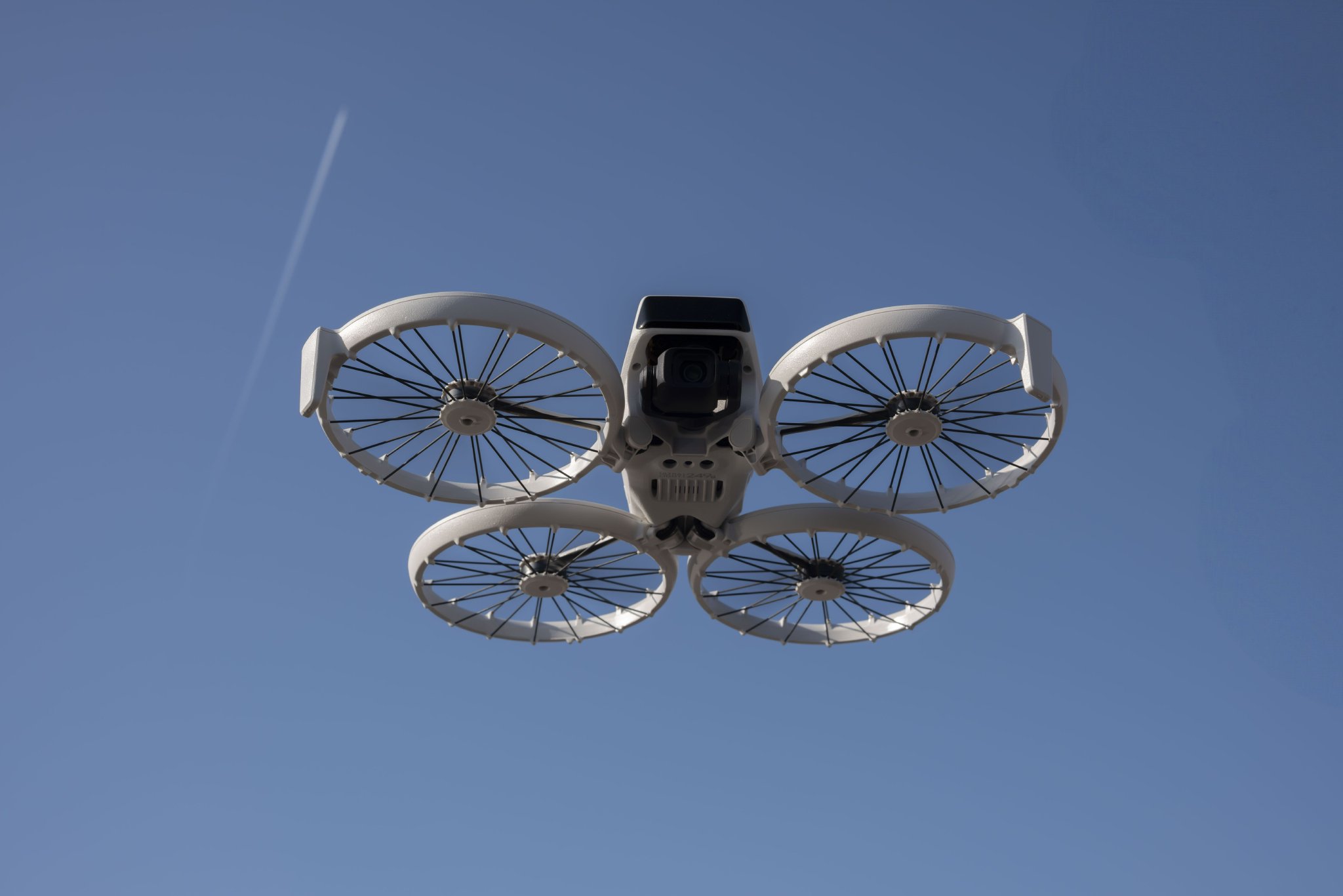 DJI Flip 搭载一颗 1/1.3 英寸的 4800 万像素传感器｜图片来源：极客公园