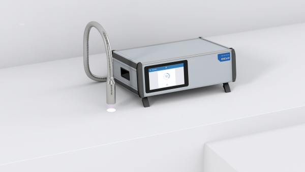 新款小型面光源DELOLUX 30具有高强度，可实现快速光固化（插图：DELO)
