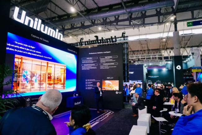 ▲洲明Udesign SV透明屏发布现场