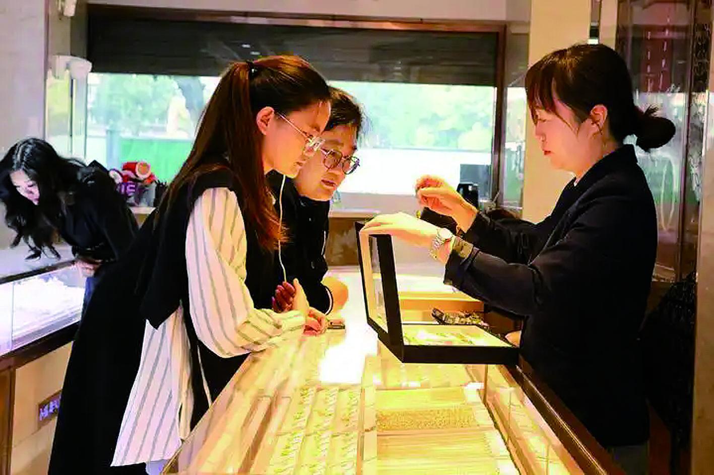金兰首饰潮流趋势揭秘：打造独一无二的风采