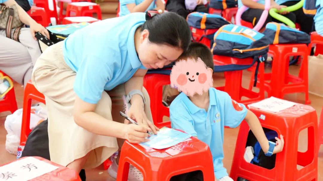 爱心妈妈记录下结对帮扶孩子的“微心愿”。来源:梧州民政(资料图)