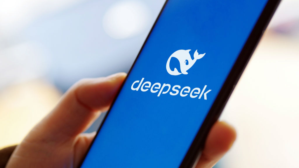 国有大行加速布局DeepSeek 推动金融服务从“信息化”迈向“认知化”AI搜索引擎