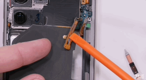 ▲ 图片来自：JerryRigEverything