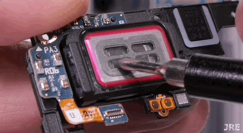 ▲ 图片来自：JerryRigEverything