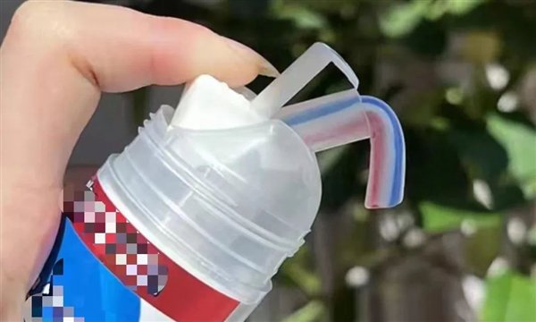 彩条牙膏，图片来源：电商平台截图