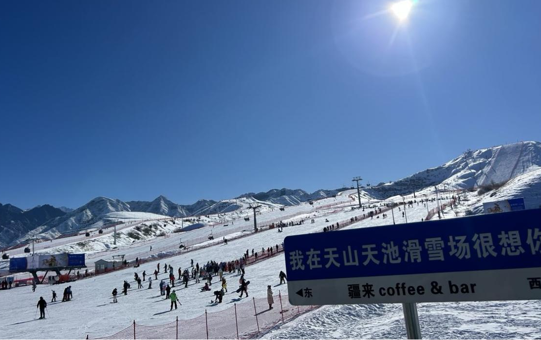 新疆天山天池雪化了吗