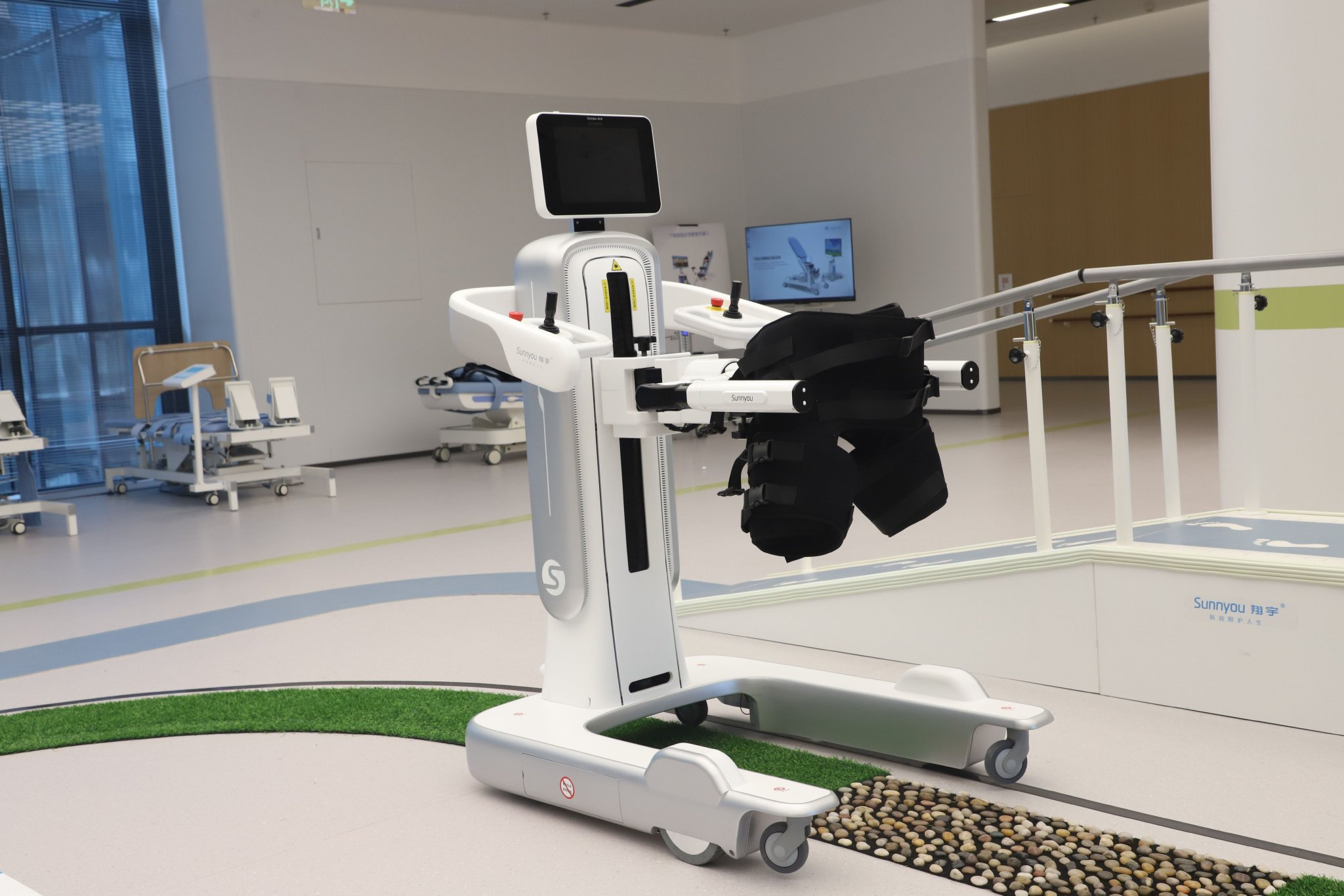 盈康生命与外骨骼机器人：未来医疗的可能性与挑战