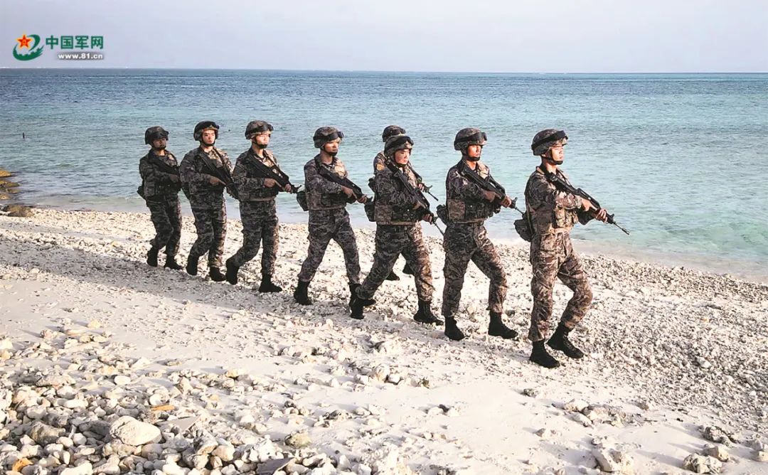 守礁官兵踏上极寒之地:不一样的巡逻路,一样深沉的爱