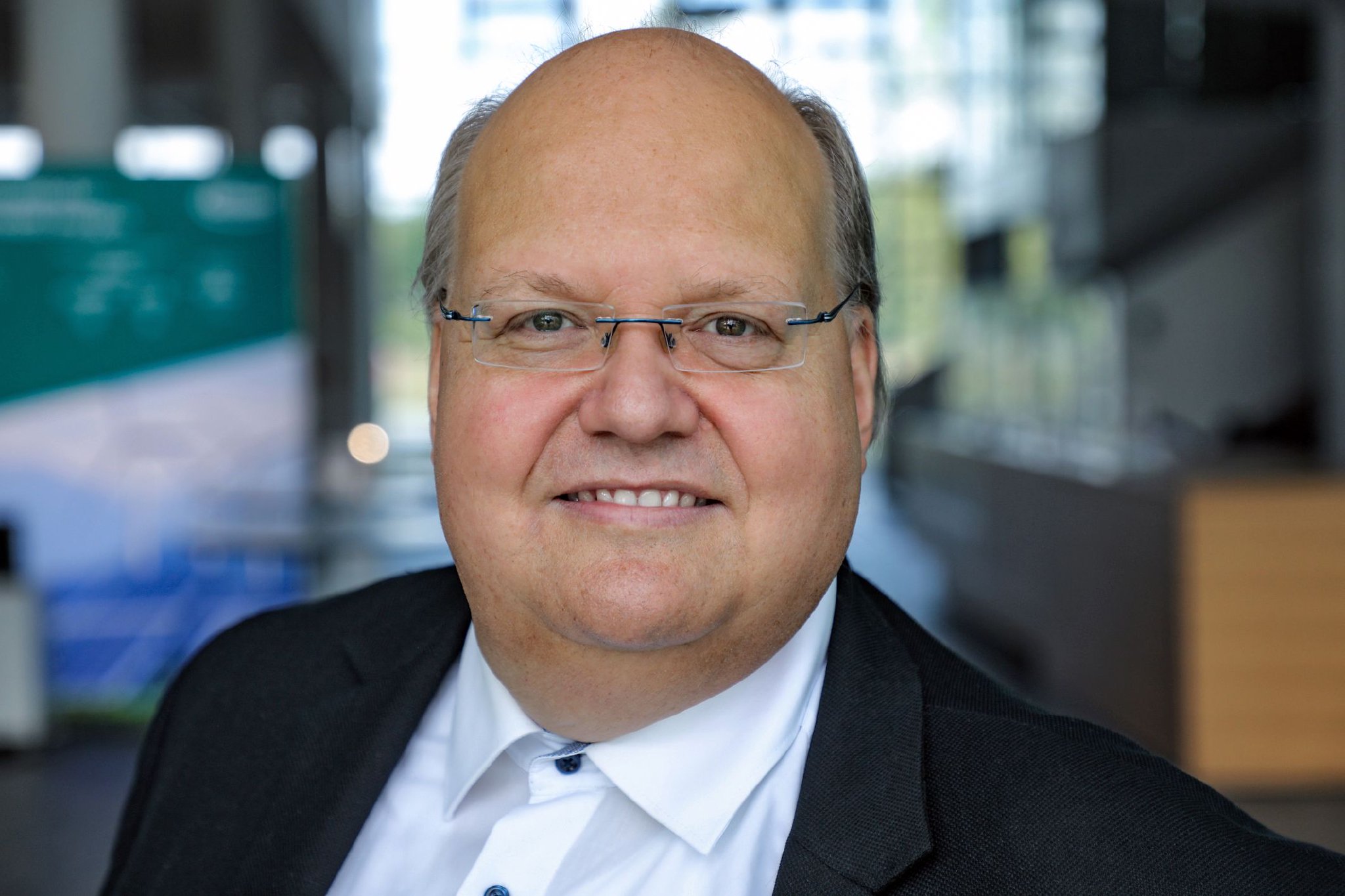 英飞凌科技传感器单元与射频业务部门负责人Thomas Schafbauer博士