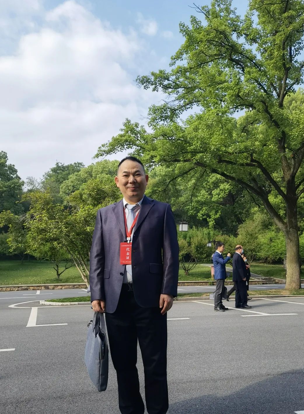 在钢铁与代码中穿行的教授——武汉科技大学李维刚|钢铁_新浪财经_新浪网