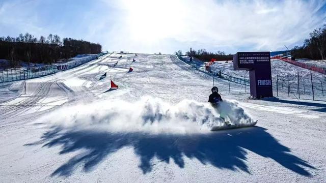 PG电子游戏- PG电子平台- PG电子官方网站男子腾冲自驾游鸣笛超车被打骨折 男子超车被打对方提出赔14万又反悔