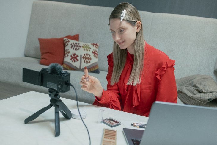 对焦更迅速，直播好帮手