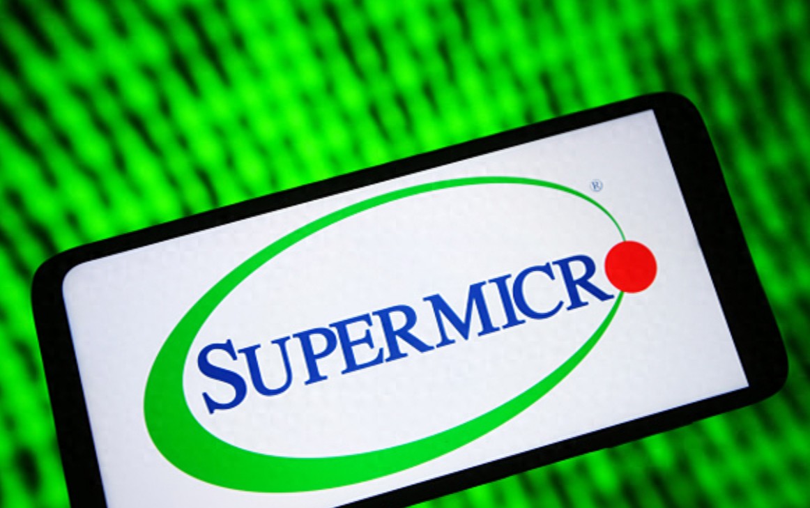 超微电脑补交财报避免退市：单季营收57亿美元盘前大涨25%