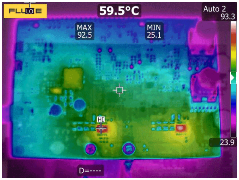图 11. EVAL-CN0508-RPIZ 在 30 V 输入、向 4 Ω 负载提供 2.75 A 限流输出时的热图像