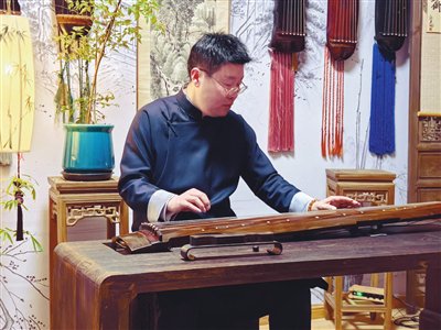 [转载]【原创】诗人九歌《五绝.杉松丝弦归元琴》题照