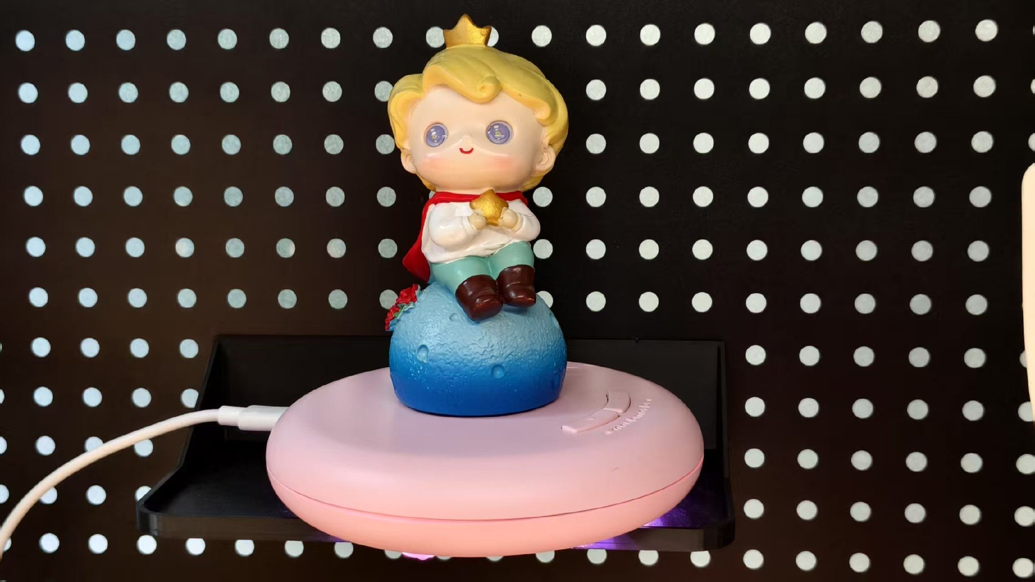 图源：时代周报记者摄 贺文谦最新生产的AI硬件产品