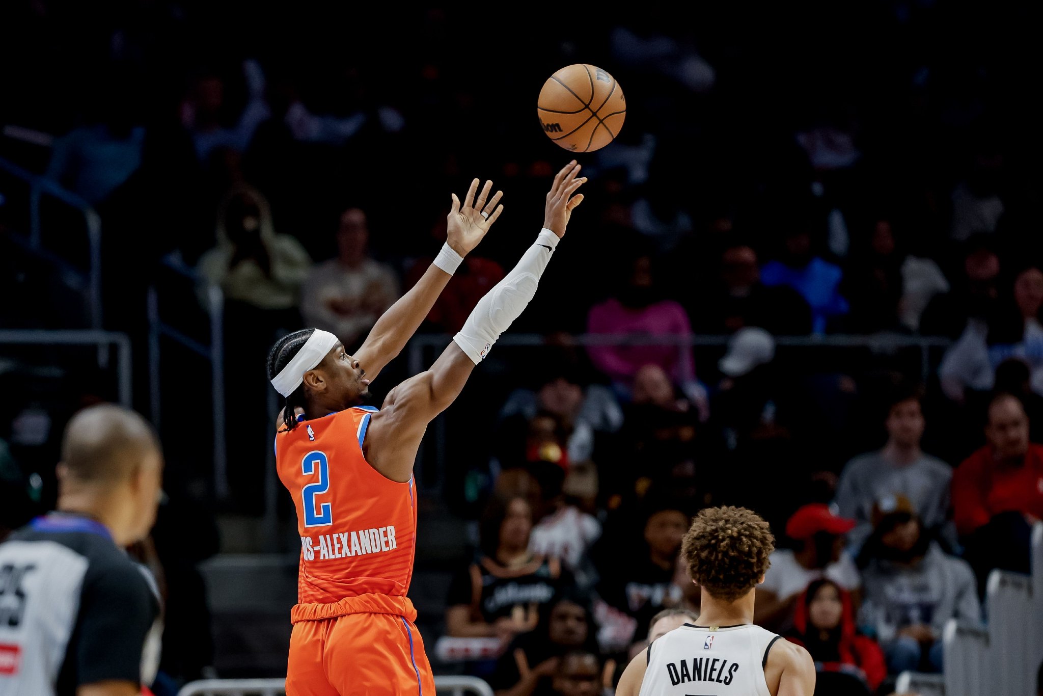 亚历山大32分统治攻防 雷霆大胜快船延续榜首优势