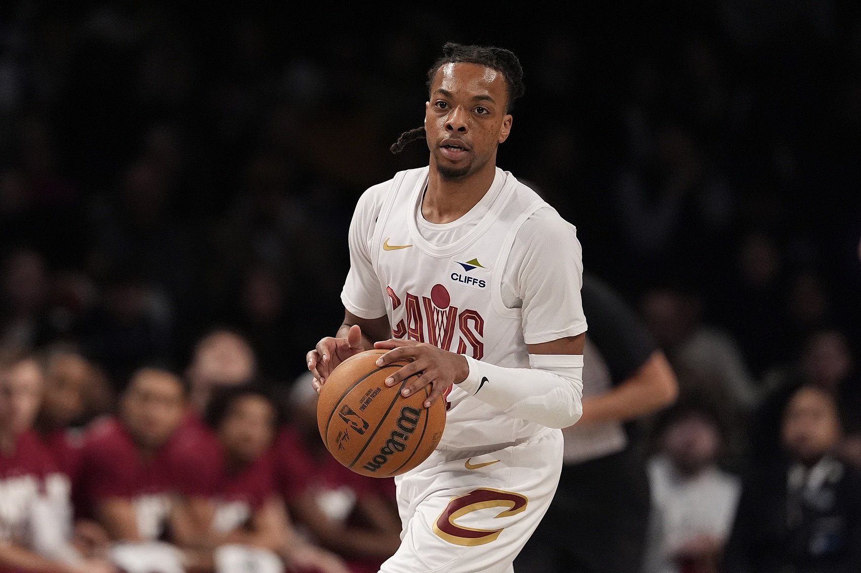 格莱姆斯14分难阻76人半场落后骑士