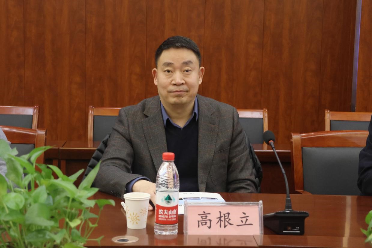 河南省教育厅职成教处副处长高根立致辞