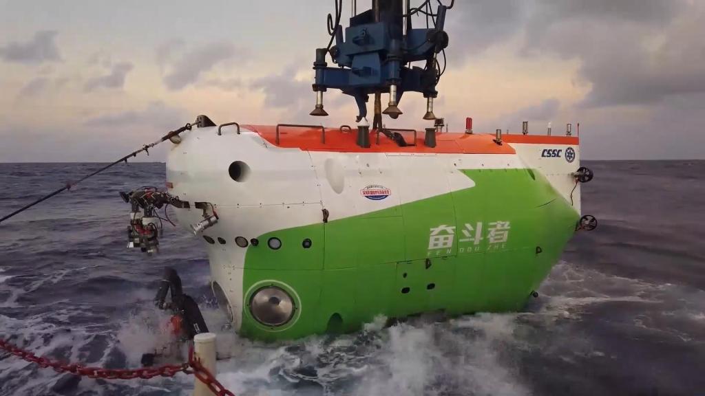 “奋斗者”号载人潜水器