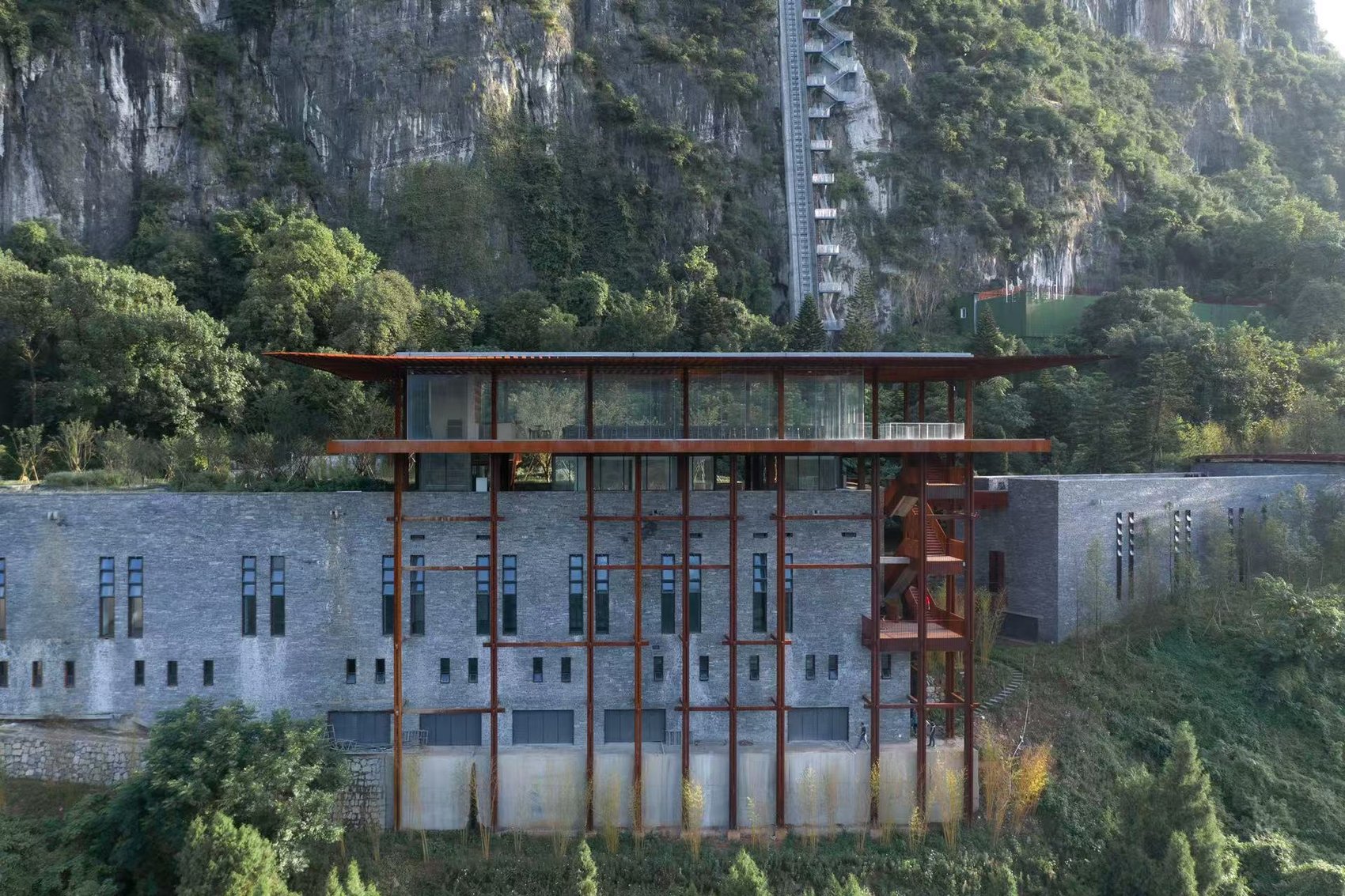 专访普利兹克建筑奖得主刘家琨:说到成都,好像一下就把很多东西都感谢了|建筑_新浪财经_新浪网