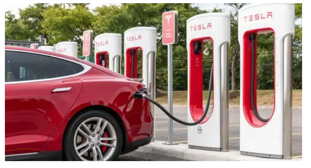 特斯拉电动汽车快速充电站