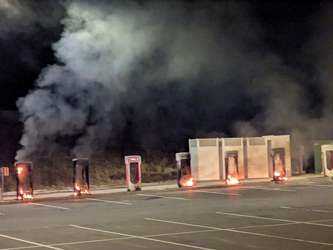 图源：消防局长 Steele McCurdy/利特尔顿消防局