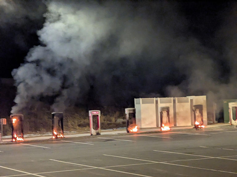 图源：消防局长 Steele McCurdy/利特尔顿消防局