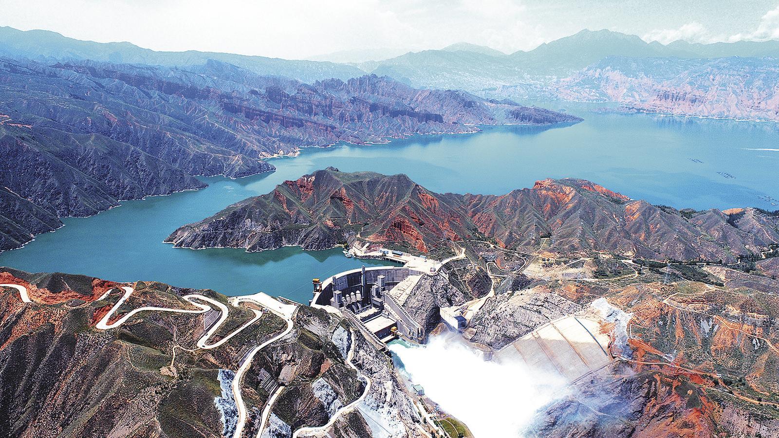 青海省黄河上游李家峡水电站.王国栋 摄