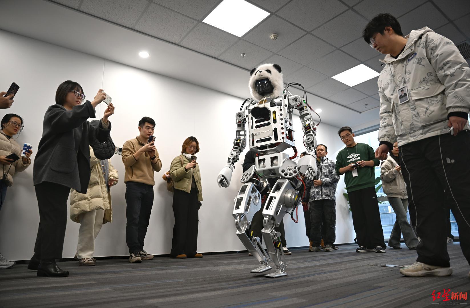 ▲天行者1号人形机器人