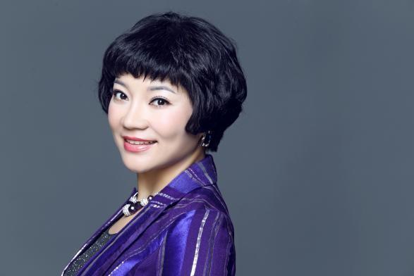 专访李瑶:用智慧与创新引领美妆行业未来_新浪新闻