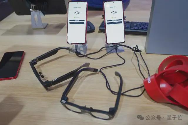 △MWC2025中高通展区展出搭载骁龙XR平台的终端