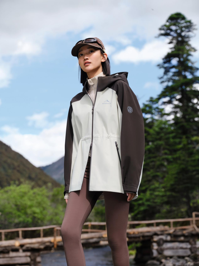 ▲由AI智能设计的单壳冲锋衣。受访者供图