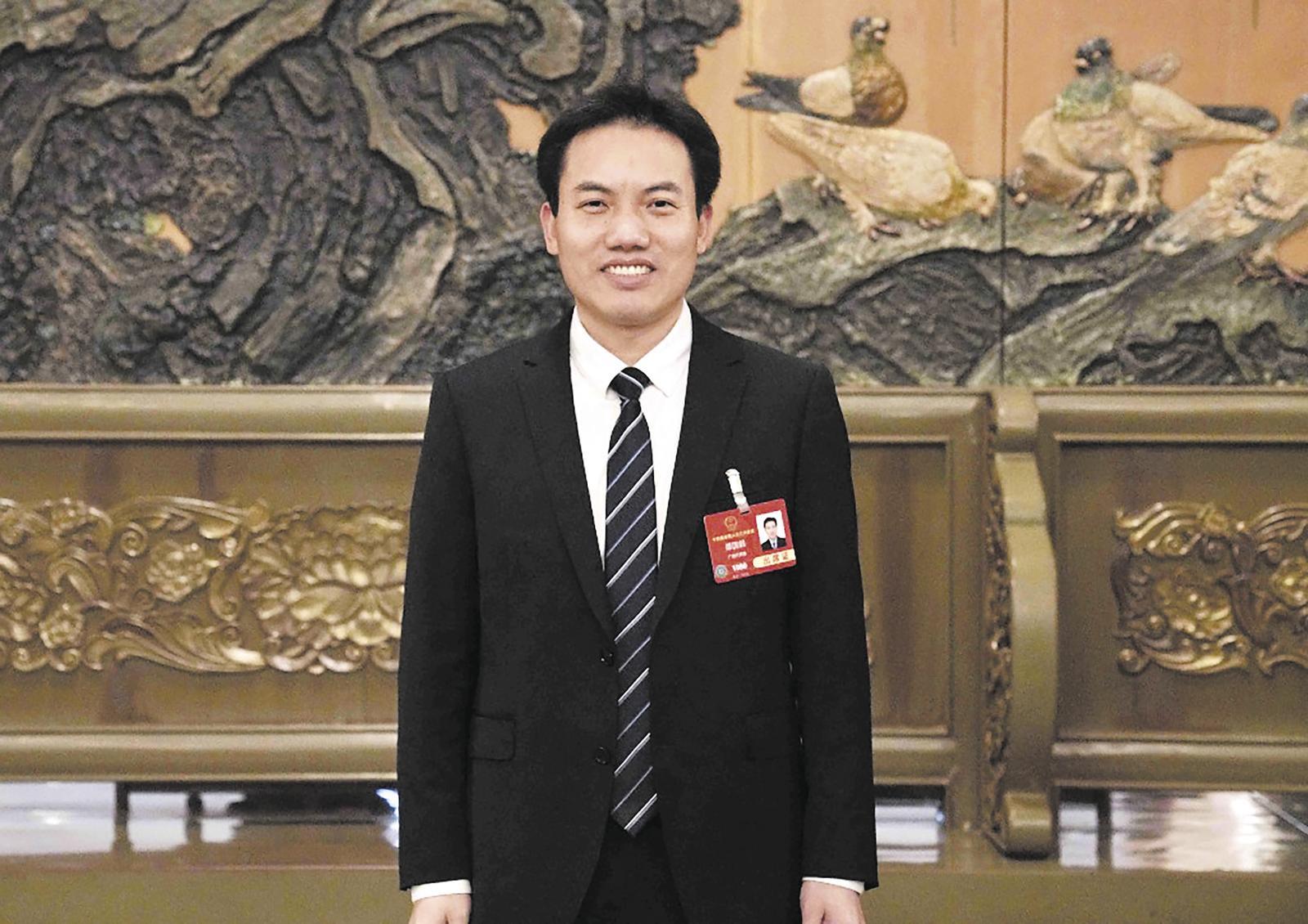 全国人大代表、广西医科大学基础医学院党委书记、广西脑科学研究重点实验室主任谭国鹤。受访者供图