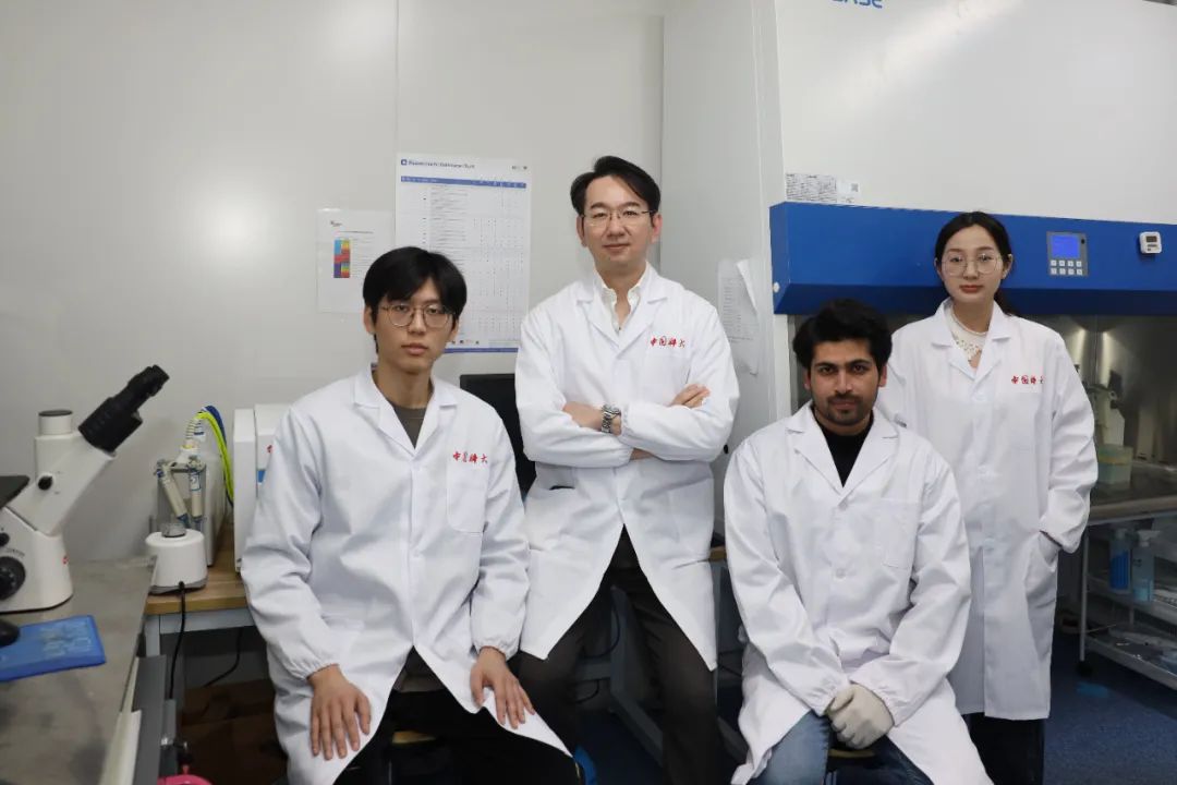 ▲ 孙成团队合影，图源：中国科学技术大学