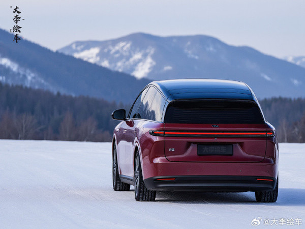 理想i8酒红色效果图