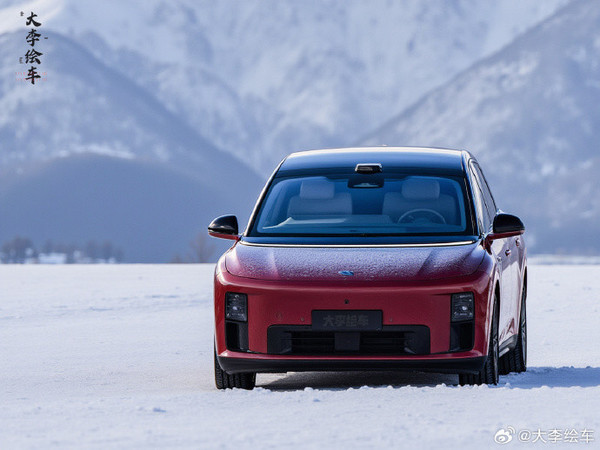 理想i8酒红色效果图