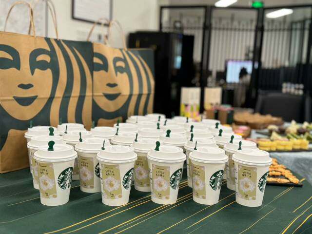 *图片来源：星巴克官方微博