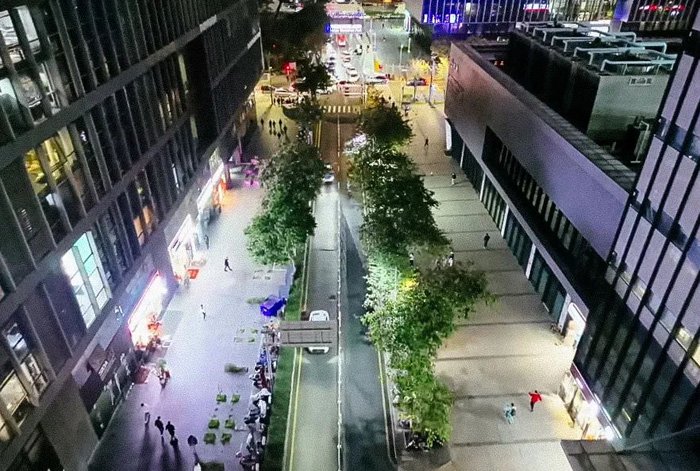 ▲深圳南山区综合保税区道路示范段项目现场