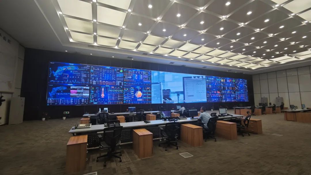 现在很多企业搞数字可视化大屏，背后就是数据仓库的支持