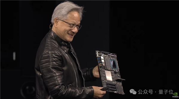 △搭载GB300的DGX Station主板