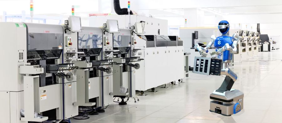 （图为智平方通用智能机器人Alpha Bot爱宝）